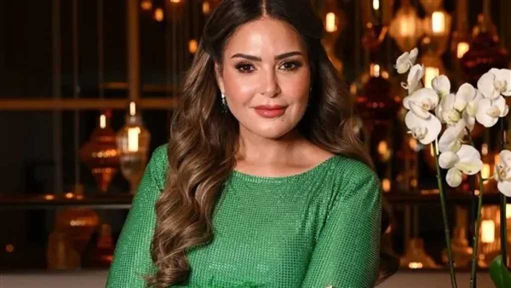 صابرين :اطمئن على صحة عادل إمام من ابناءه.. ولا أحب الدلع والهزار البايخ