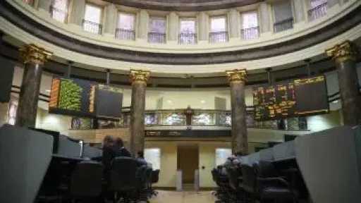 12 صفقة تسيطر على «خارج المقصورة».. و«الصعيد للمواد الغذائية» في الصدارة