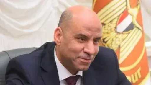 وزير العمل يعتمد صرف 1.77 مليون جنيه لـ366 من العمالة غير المنتظمة فى 26 محافظة