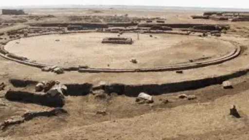 اكتشاف بقايا معبد الإله بلوزيوس بتل الفرما بمدينة بلوزيوم الأثرية شمال سيناء