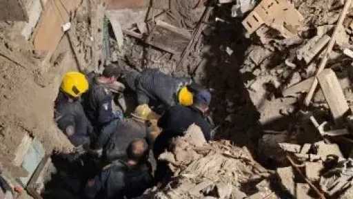 مصرع شخصين وإنقاذ 4 آخرين من أسفل ركام منزل الجمالية