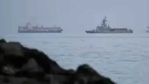 البحرية الإيرانية: مضيق هرمز مفتوح أمام السفن غير العسكرية