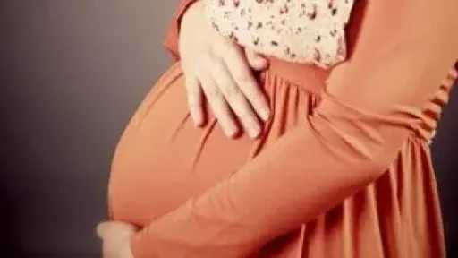 التأمينات تعلن ضوابط صرف تعويض الأجر للمرأة العاملة أثناء الحمل والولادة