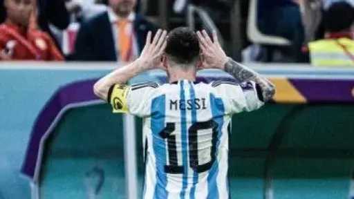 ليونيل ميسى يستحوذ على نادى كورنيلا الإسبانى