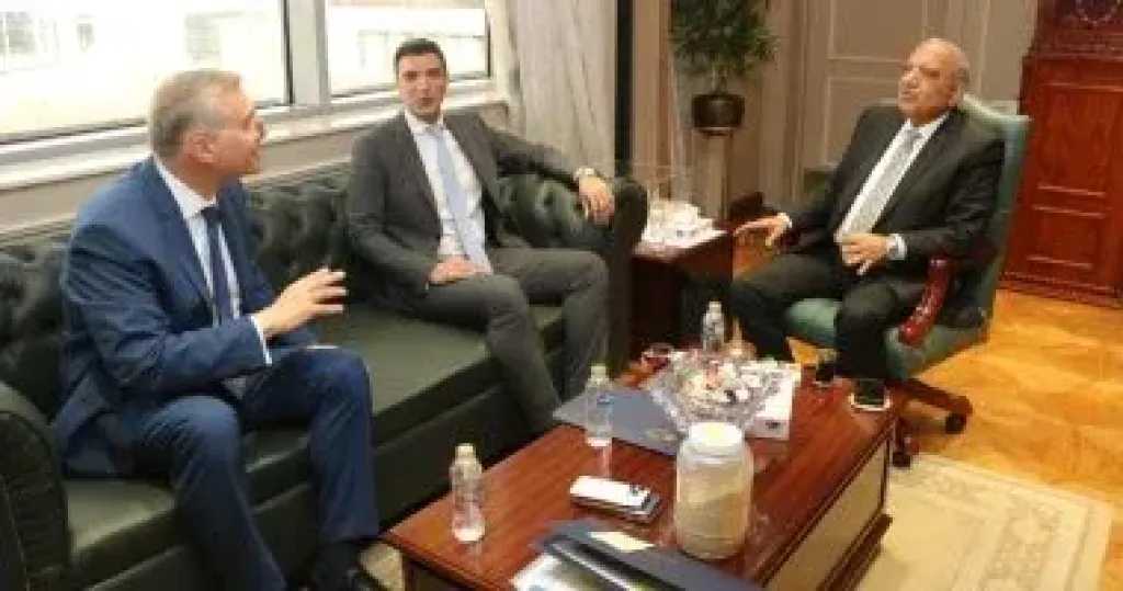 وزراء الكهرباء والبترول والصناعة يبحثون ملفات العمل المشتركة لضمان أمن الطاقة