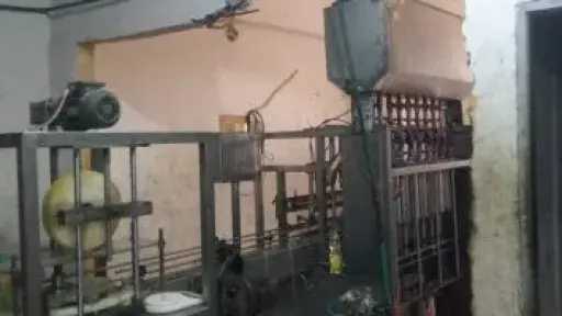 ضبط 1200 عبوة زيت طعام داخل مصنع يستخدم علامات تجارية وهمية بمركز المحلة