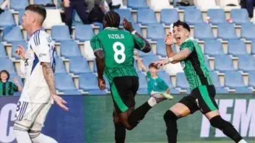 ساسولو يهزم كومو بثنائية في الدوري الإيطالي