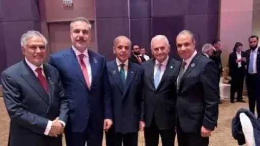 وزير الخارجية يلتقي رئيس وزراء باكستان ووزيري خارجية إسلام آباد وأنقرة