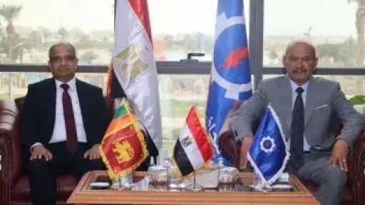 محافظ السويس يستقبل سفير دولة سريلانكا بالقاهرة لبحث سبل التعاون