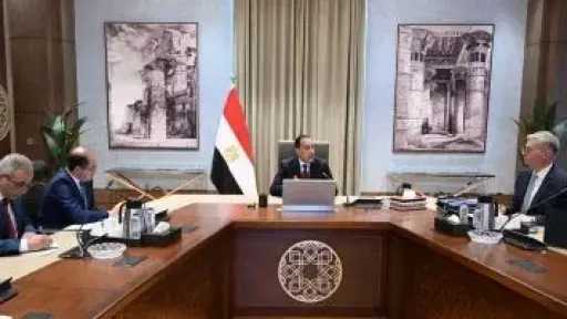 رئيس الوزراء يتابع موقف ترشيد استهلاك المواد البترولية فى المشروعات الحكومية