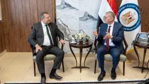 رئيس اقتصادية قناة السويس يشهد توقيع عقد مشروع شركة ايلا تكستايل التركية