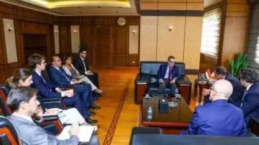 وزير التخطيط يبحث مع الجانب الفرنسي تداعيات الأزمة الجيوسياسية الراهنة