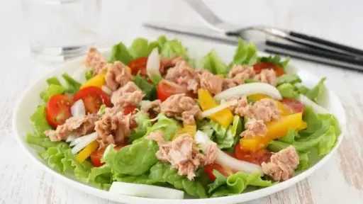 طريقة عمل سلطة التونة الدايت