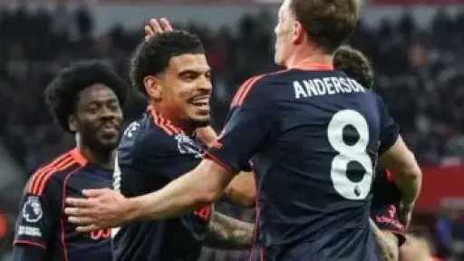 نوتينجهام فورست يمطر شباك سندرلاند بخماسية في الدوري الإنجليزي