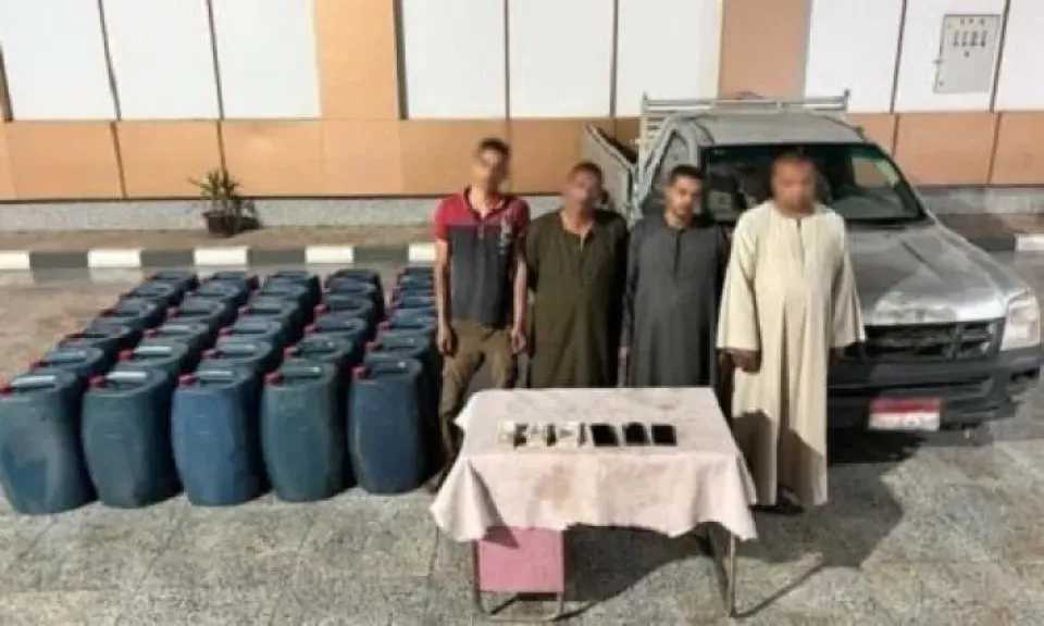ضبط 5 أشخاص بحوزتهم 4.6 طن سولار قبل بيعهم بالسوق السوداء بالأقصر وأسوان