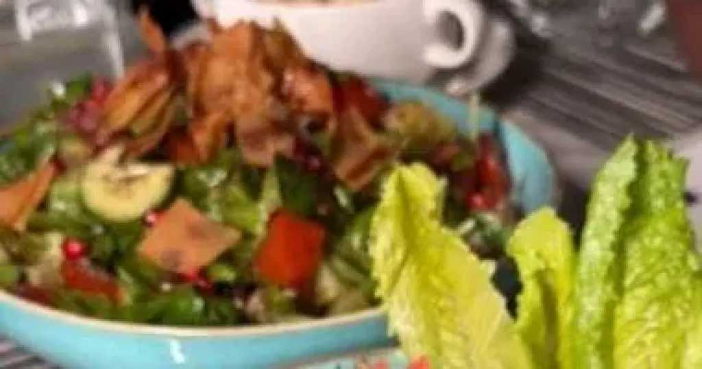 طريقة عمل سلطة التبولة.. طعم يفتح الشهية ويمنحك إحساسًا بالشبع