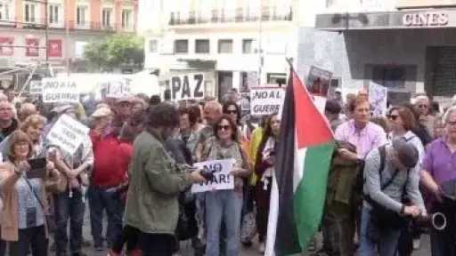 لن نصمت حتى تتوقف القنابل.. مظاهرات فى إسبانيا تطالب بمحاكمة ترامب ونتنياهو