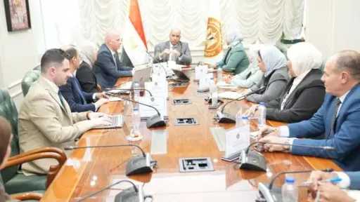 وزير العمل: تذليل العقبات أمام المستثمرين أولوية..وبحث تعاون مع ”أروجلو”