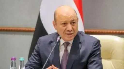 رئيس مجلس القيادة اليمنى يعزي بوفاة اللواء كمال مدبولى والد رئيس الوزراء