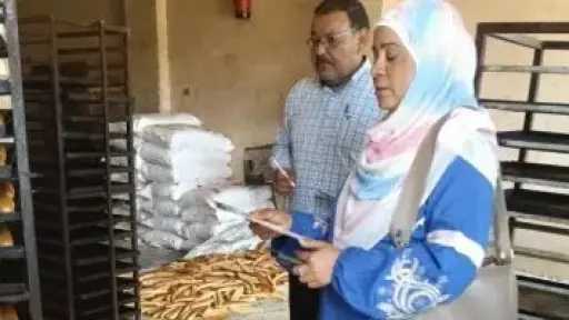 حملات تموينية مكبرة تضبط 305 مخالفة متنوعة بالأسواق والمخابز بقنا