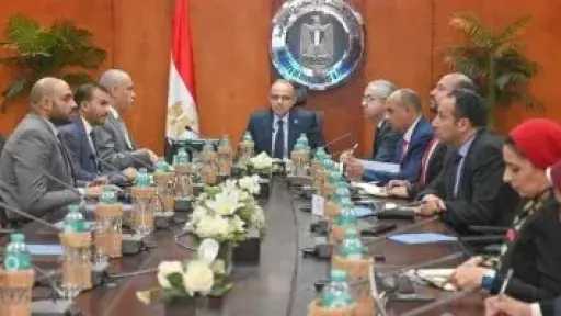 وزير الاستثمار والتجارة الخارجية يبحث مع ”مجموعة العربي” خطط التوسع الصناعي