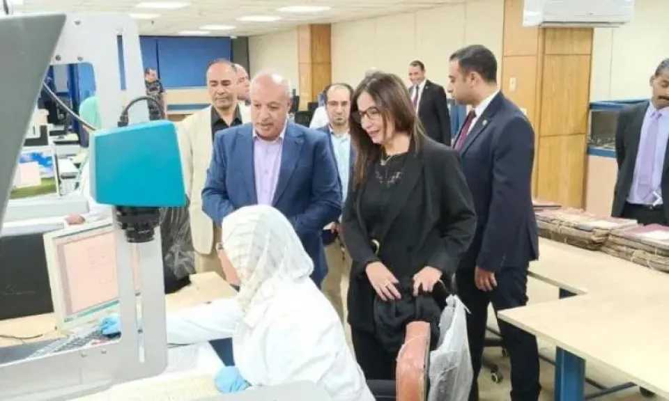 وزيرة الثقافة: معامل الترميم بدار الكتب خط الدفاع الأول عن الذاكرة الوطنية