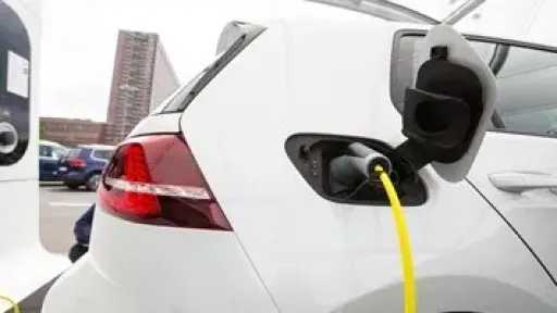 عدد المركبات الكهربائية يقفز إلى 17366 ترخيصا بنهاية 2025