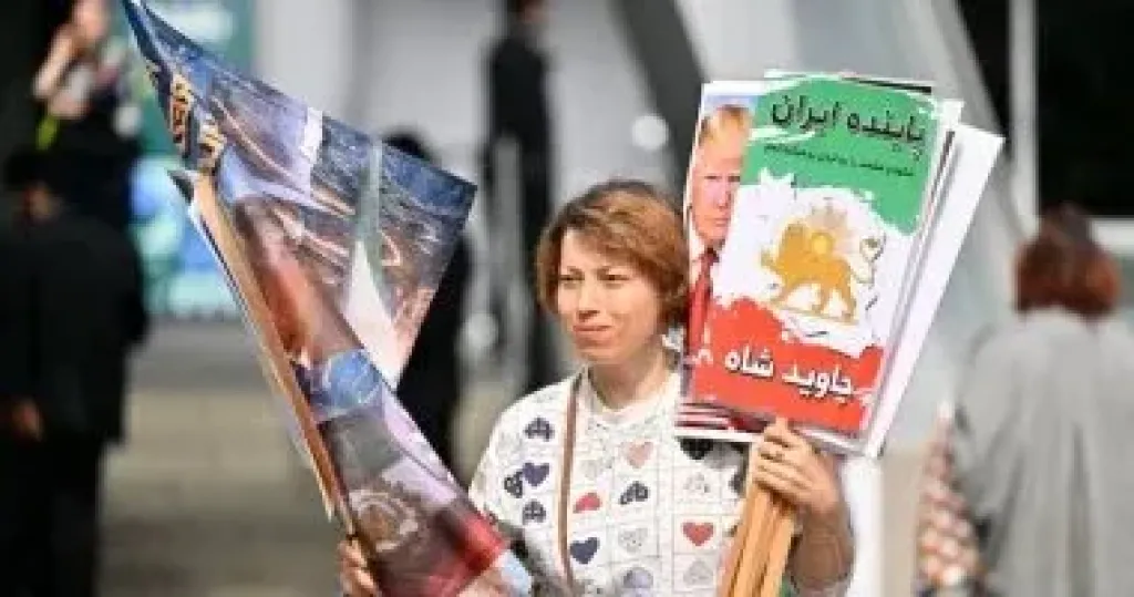م