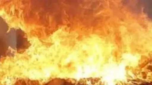 مصرع 8 أشخاص وإصابة 36 آخرين فى حريق مركز تجارى بطهران