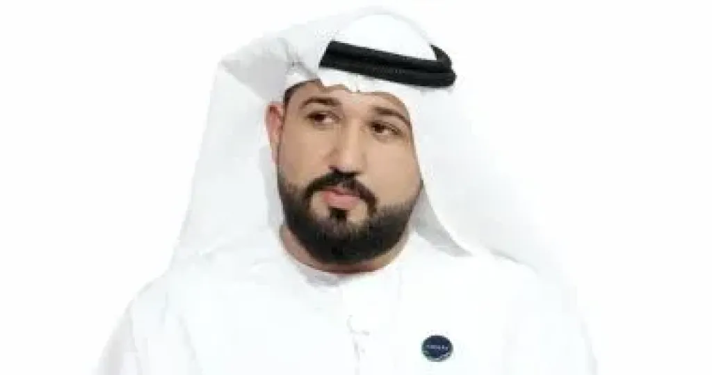 م