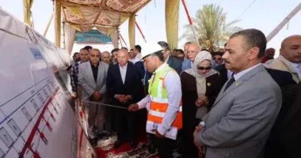وزير النقل يشهد التشغيل التجريبي لكوبرى أعلى مزلقان أبو شوشة بقنا