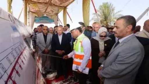 وزير النقل يشهد التشغيل التجريبي لكوبرى أعلى مزلقان أبو شوشة بقنا