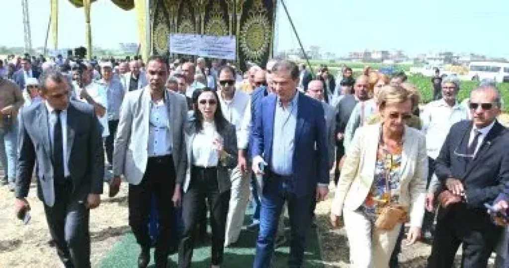 وزير الزراعة يسلم 44 فراطة ذرة لصغار المزارعين بالبحيرة لدعم زيادة الإنتاج