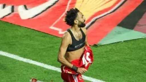 الأهلي يُطالب حسين الشحات بإغلاق عروض الخليج وليبيا تمهيداً للتجديد