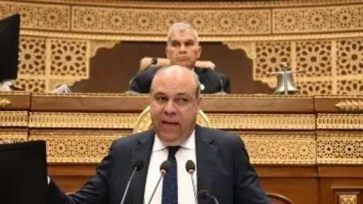 وزير الطيران: مطارات مصر قادرة على استيعاب 30 مليون سائح ضمن رؤية 2030
