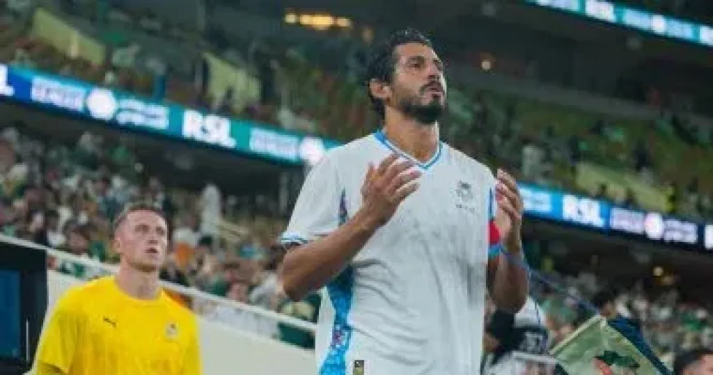 الهلال يتخطى نيوم بثنائية