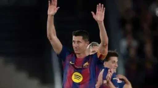 برشلونة يكتسح ريال بيتيس ويحقق العلامة الكاملة في ليلة وداع ليفاندوفسكي