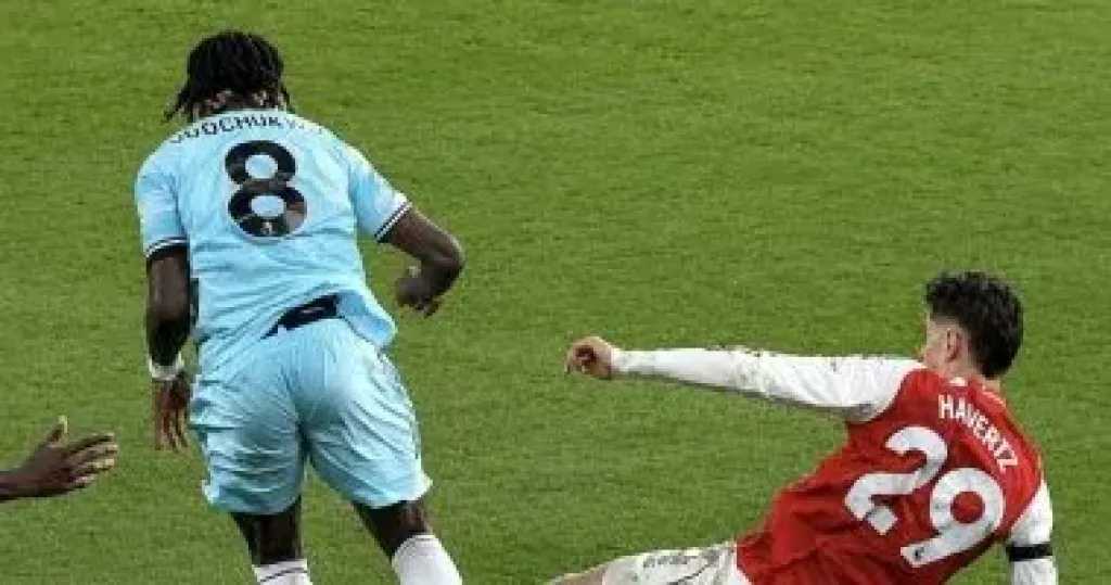 أرسنال يقترب من لقب الدوري الإنجليزي وينتظر تعثر السيتي