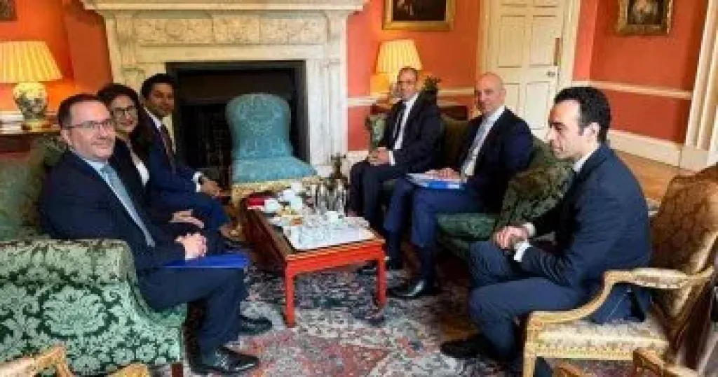 وزير الخارجية 