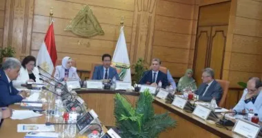 رئيس جامعة بنها