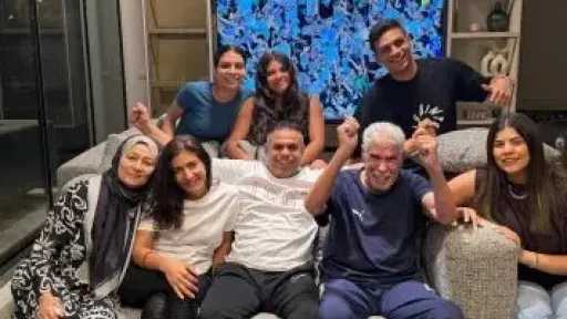 حسن شحاتة وأسرته يحتفلون بتتويج الزمالك بلقب الدوري الـ15
