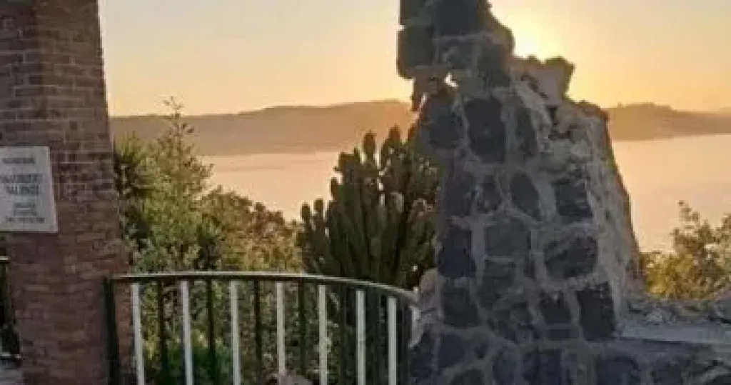 إيطاليا 