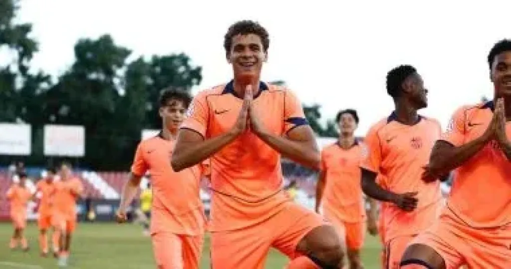 برشلونة يصعد لنهائي كأس الأبطال