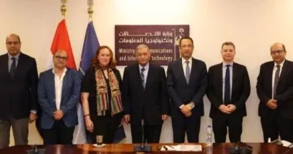 وزير الاتصالات 