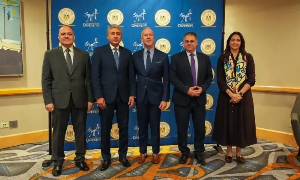 وزير السياحة والآثار 