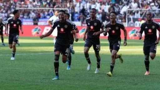 توج فريق أورلاندو بايرتس بلقب دوري جنوب أفريقيا لكرة القدم الموسم الحالي 2025 - 2026