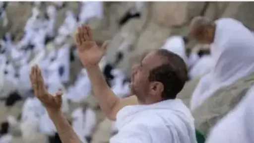 رئيس بعثة الحج السياحى: استقرار الوضع بكافة المخيمات