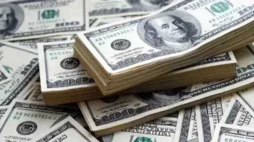 سكون سعر الدولار مقابل الجنيه فى البنوك بسبب إجازة العيد