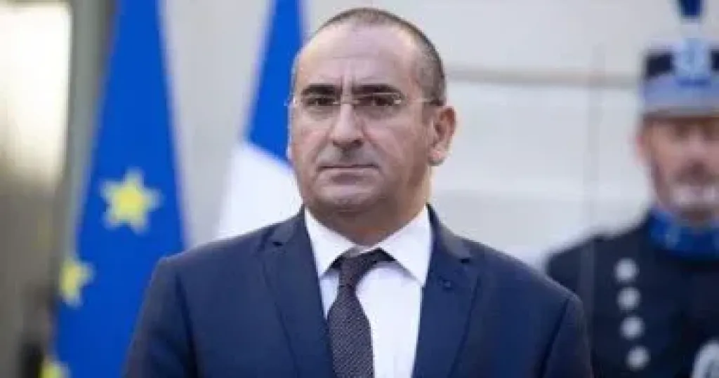 فرنسا 
