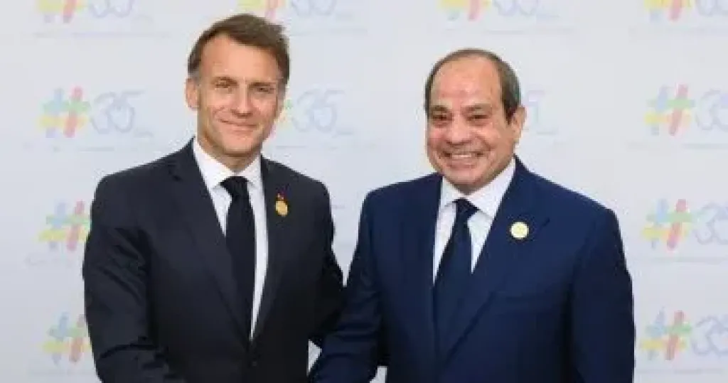 ماكرون يشيد بجهود الرئيس السيسى 